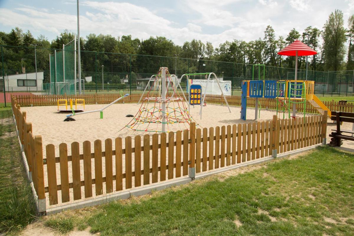 Camping Oaza Blonie Kornik Domki Standard - 3 Pokoje Luaran gambar