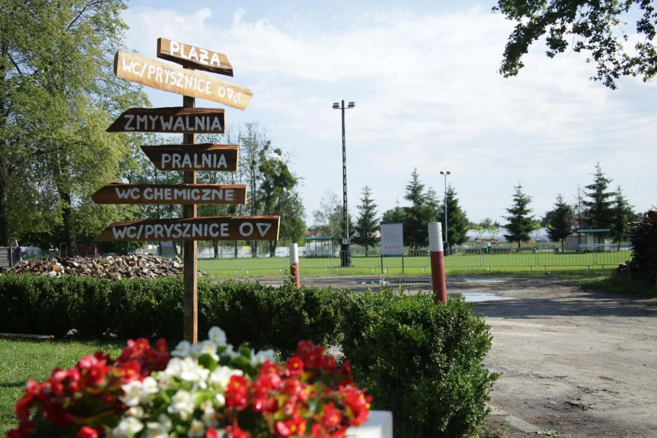 Camping Oaza Blonie Kornik Domki Standard - 3 Pokoje Luaran gambar