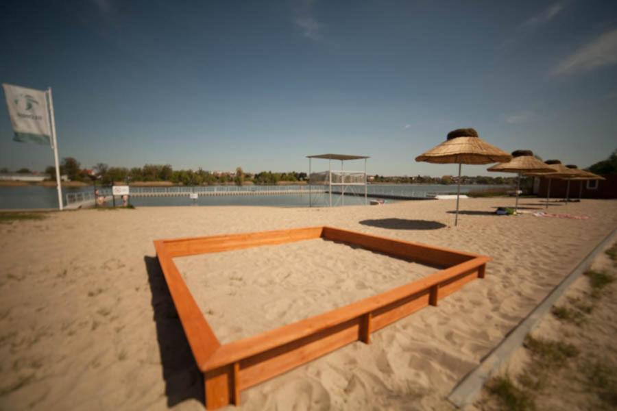 Camping Oaza Blonie Kornik Domki Standard - 3 Pokoje Luaran gambar